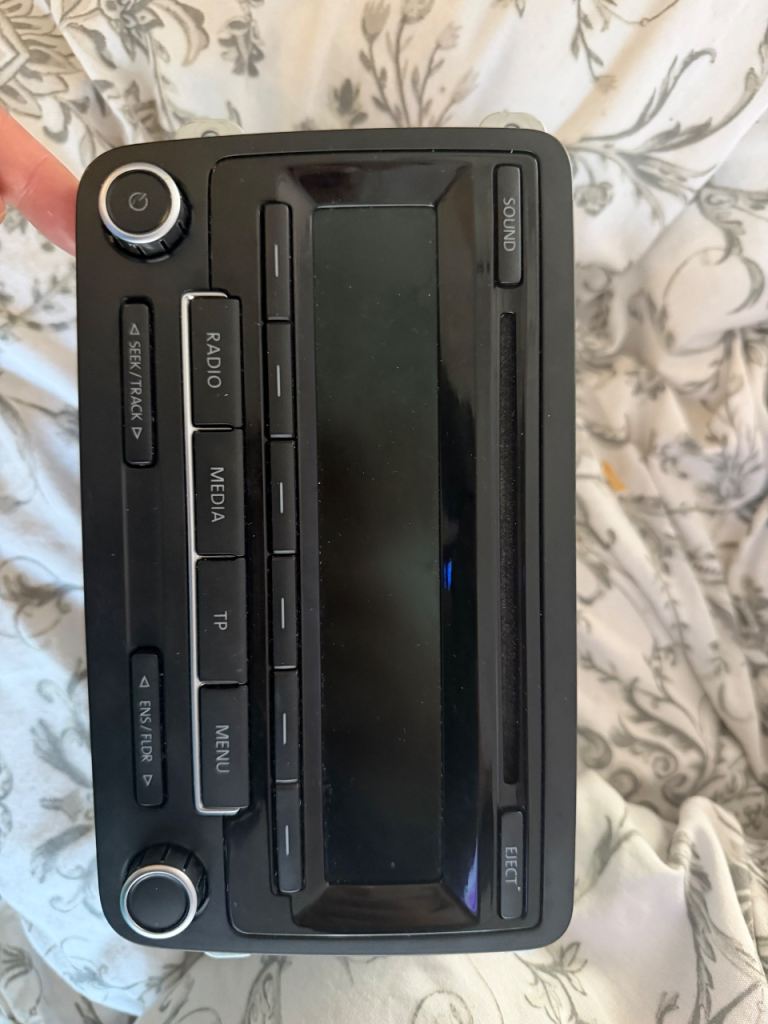 Volkswagen golf radio
