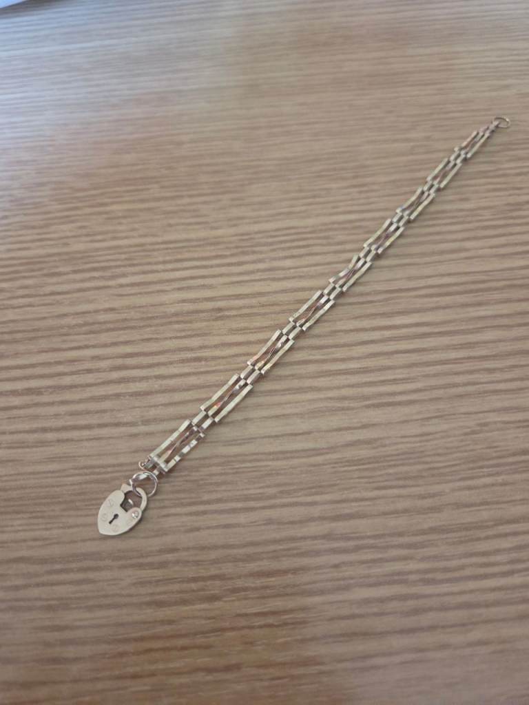 3 bar gate chain bracelet 9ct gold 