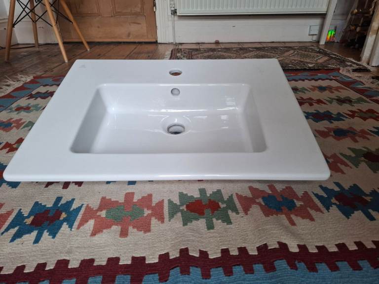 Ideal Standard bathroom sink E066801