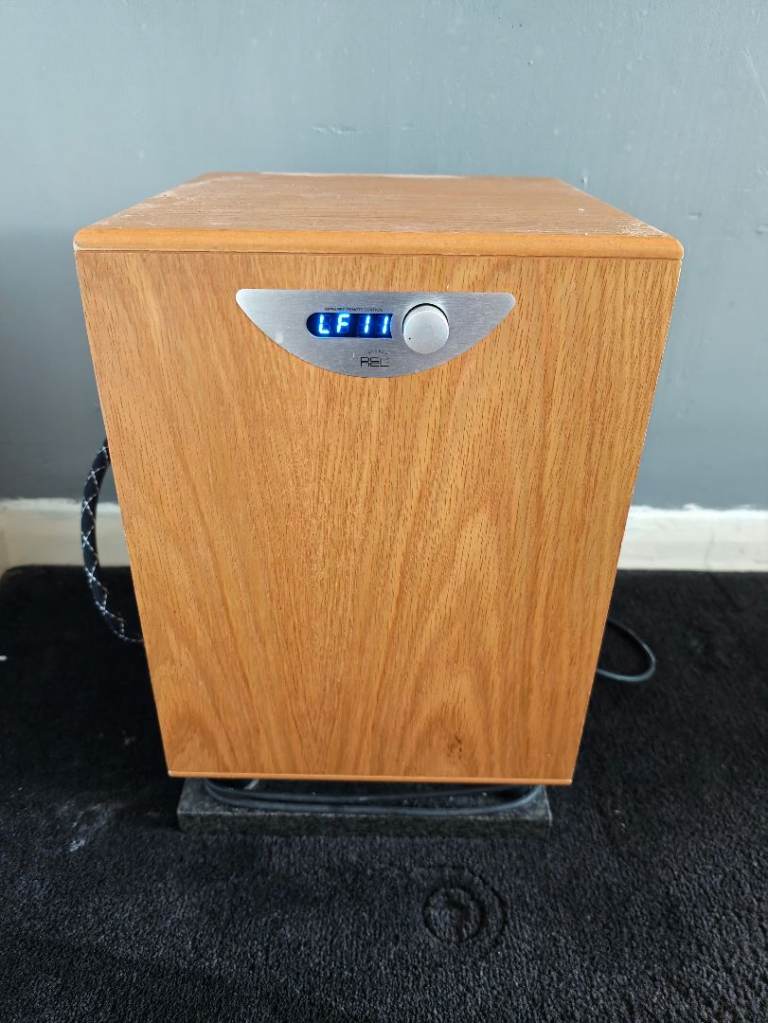 Rel Strata V active sub woofer