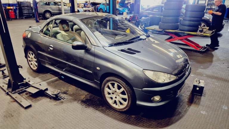 PEUGEOT 206 Petrol