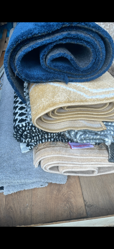 Carpet Rugs size 230 cm x 1.60cm brand new 