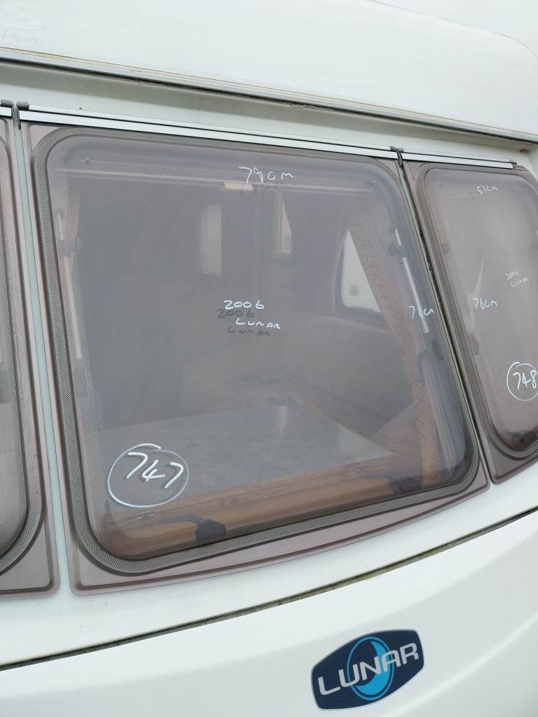 2006 lunar caravan front centre window 