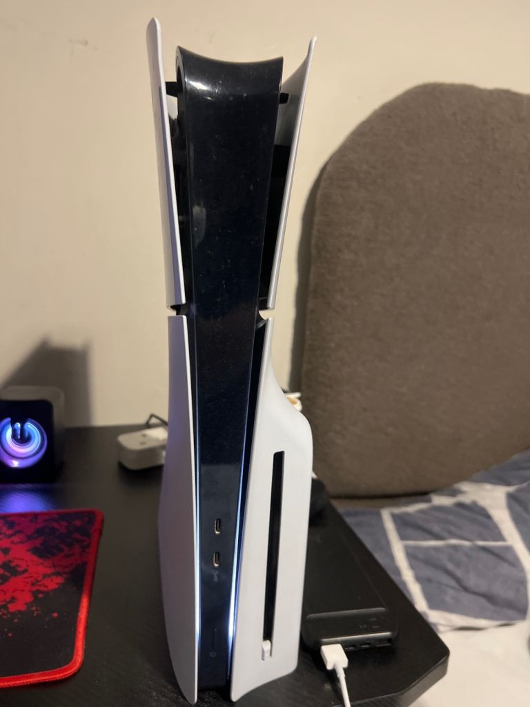 PS5 slim 1 TB