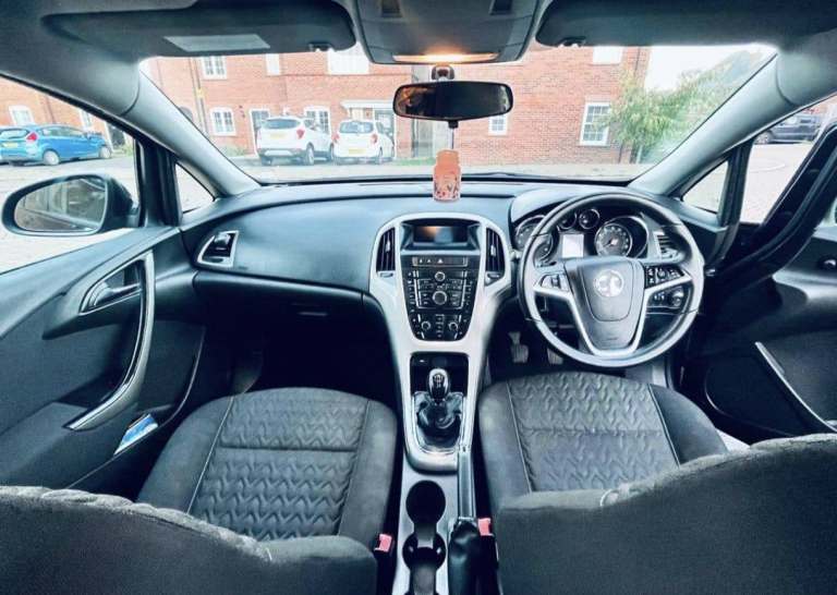 Vauxhall, ASTRA, Hatchback, 2013, Manual, 1398 (cc), 5 doors