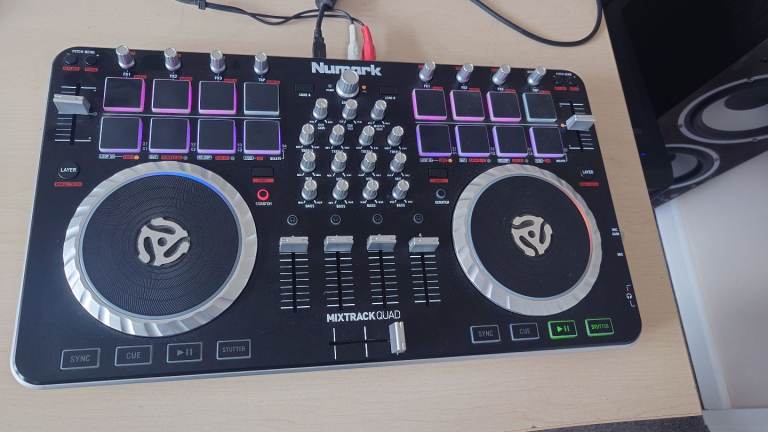 Numark Mixtrack Quad DJ controller in very good condition 