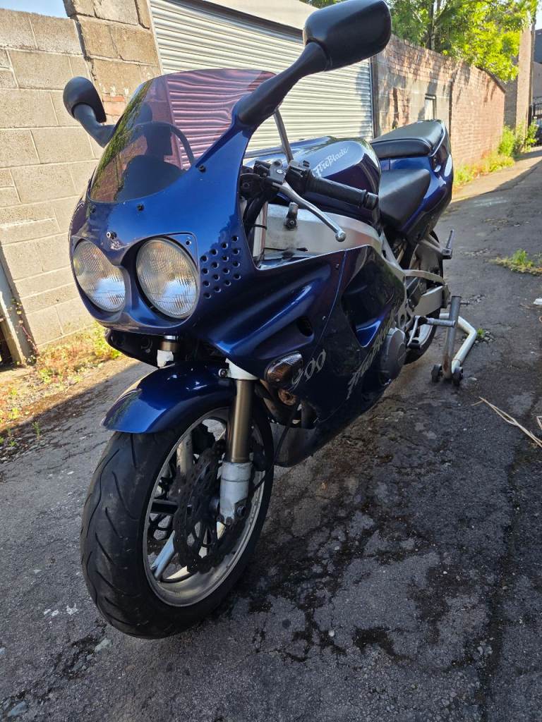 Honda, CBR, 1993, 893 (cc) 1.75k ish open to offers