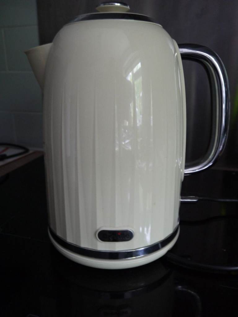 Breville vanilla cream kettle