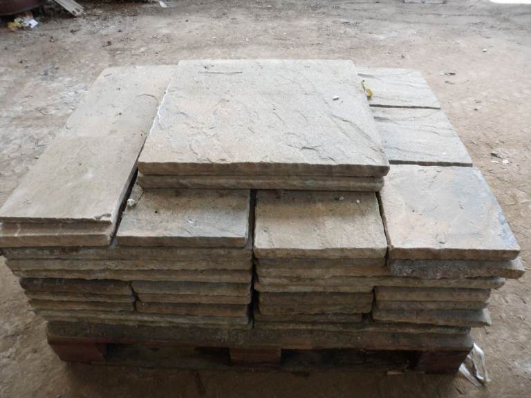 FLAGSTONES - HERATAGE STONE FLAGS REPLICA 12 SQUARE METERS ON A PALLET £200 .