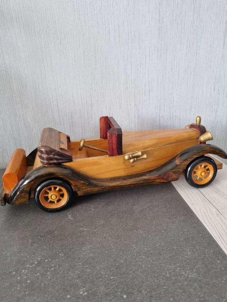 Wooden car 35cm 