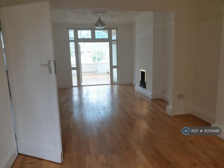 3 bedroom house in Dorchester Road, Leicester, LE3 (3 bed) (#3050445)
