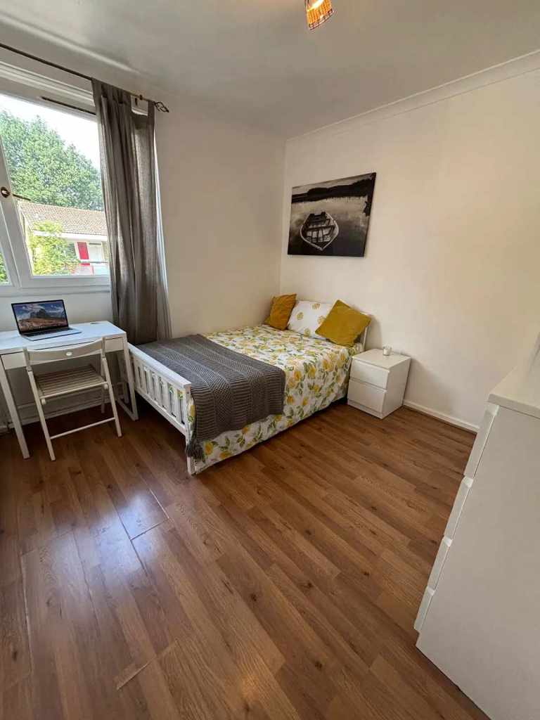 🏠 SPACIOUS DOUBLE ROOM IN HACKNEY — AVAILABLE NOW 🗝