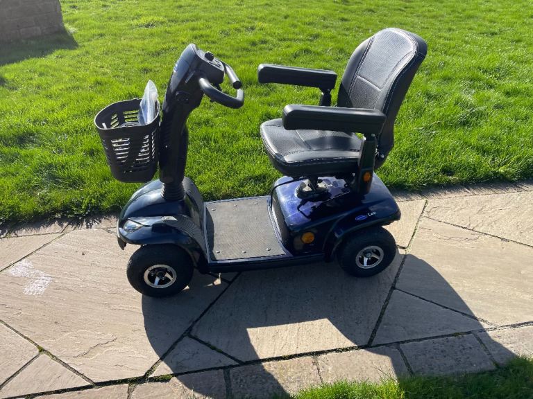 Invacare Leo 6mph mobility scooter in brilliant condition 