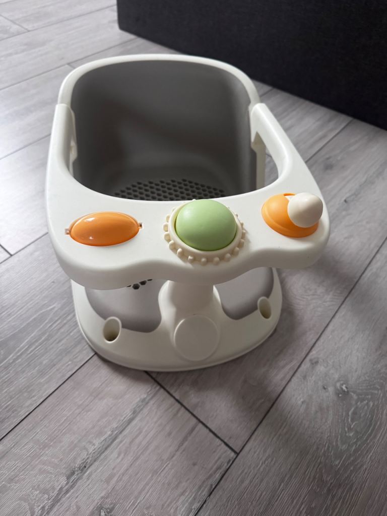 Baby Bath Seat – Good Condition