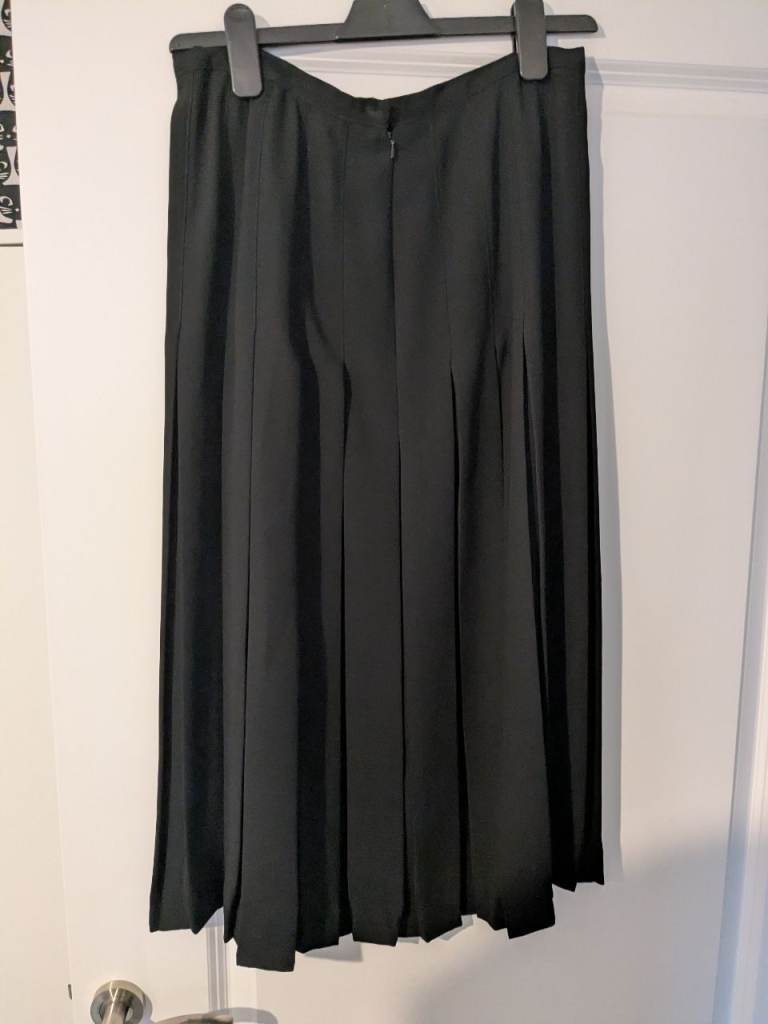 Richard s black Opera pleated skirt size 14 
