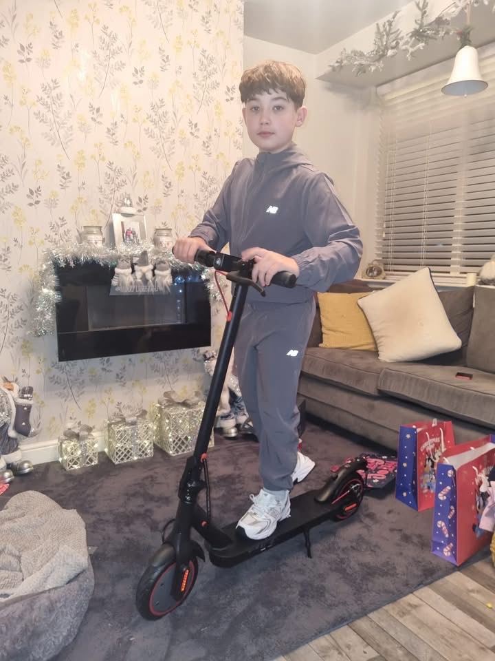 iScooter i9/i8 Electric Scooter – Black, Good Condition