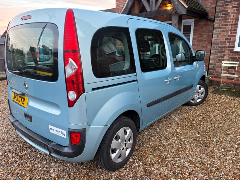RENAULT KANGOO DISABLED VEHICLE WAV WHEELCHAIR RAMP MANUAL PETROL FIAT DOBLO 