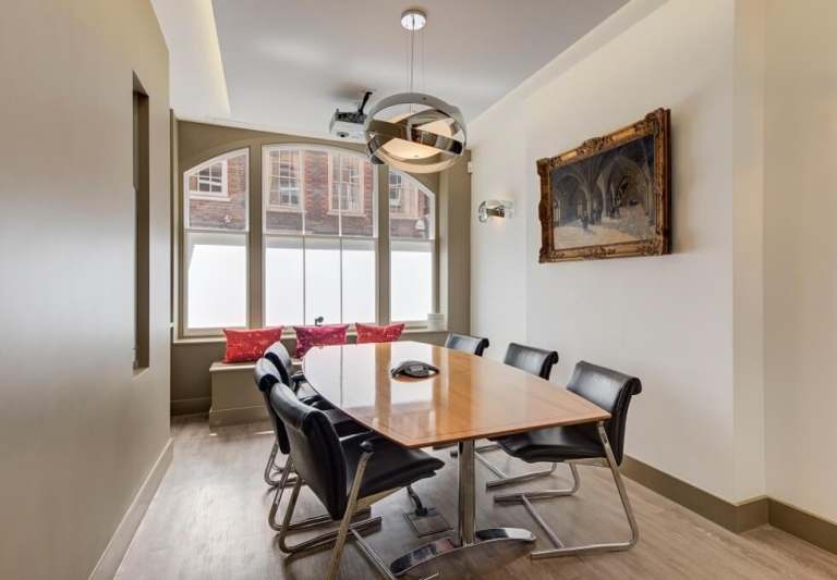 *Westminster* Private Serviced Offices: Units from 3 to 40 desks for rent SW1