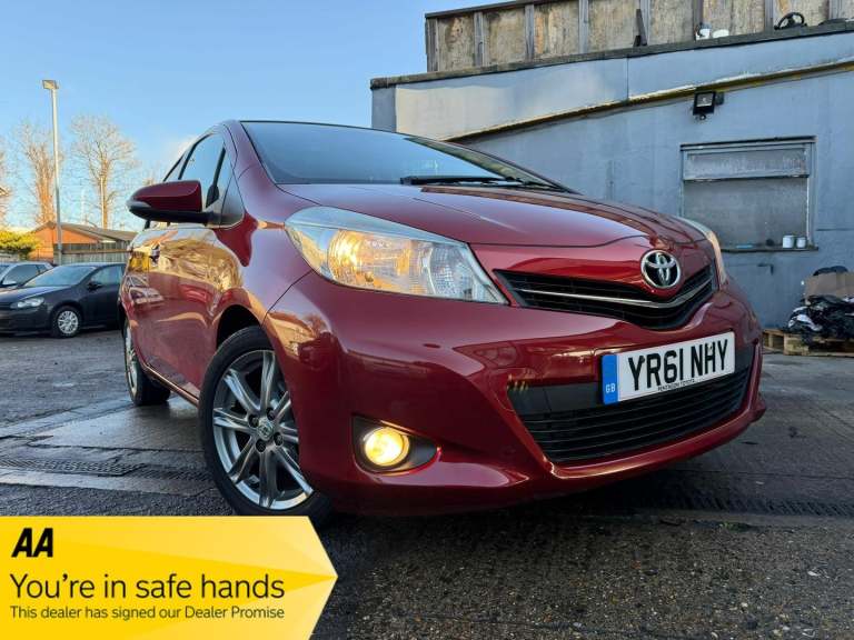 2012 Toyota Yaris 1.33 Dual VVT-i SR Hatchback 5dr Petrol Multidrive S Euro 5 (101 ps) Hatchback ...