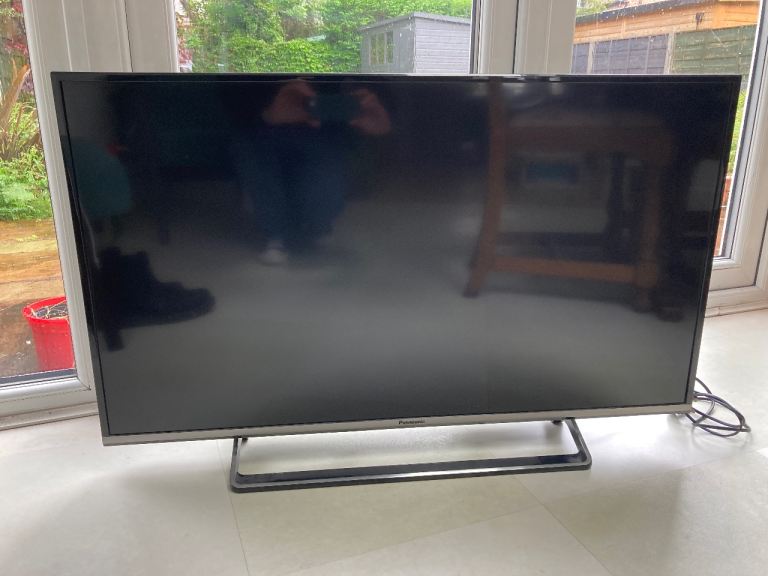 Panasonic Viera - 40-inch Full HD Smart LED TV