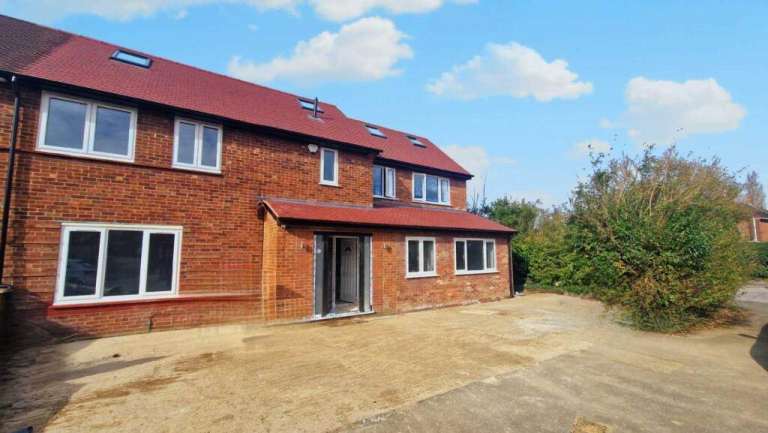 9-Bed Property Available for Company Let (Operator Wanted)