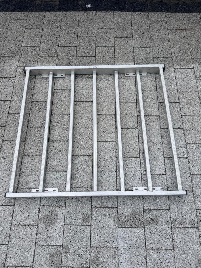Aluminium roof rack