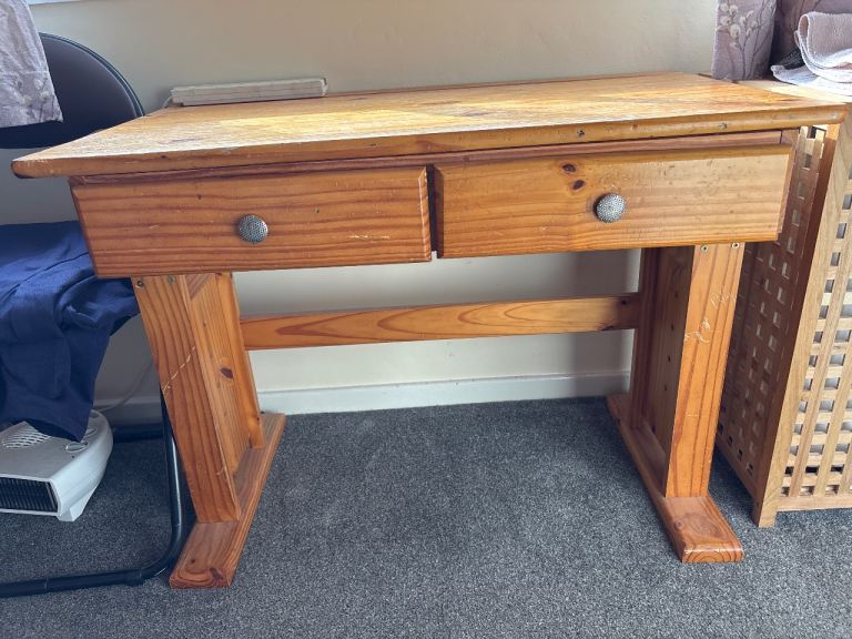 Pine Desk for student - 2 drawers. 