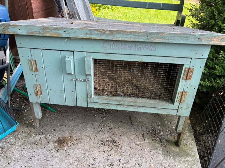 Rabbit hutch
