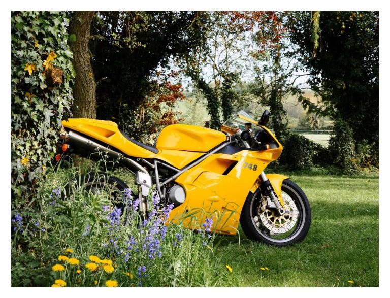 Ducati 748 - 2001 - Yellow - 12800miles, 748 (cc)