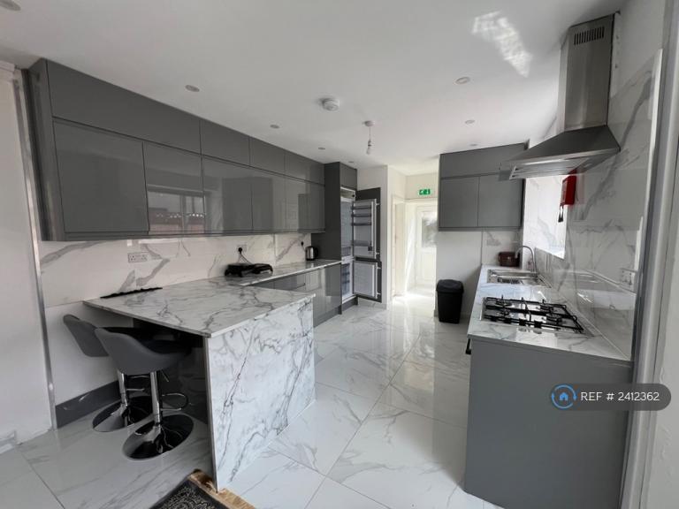 5 bedroom house in Partridge Road, Cardiff, CF24 (5 bed) (#2412362)