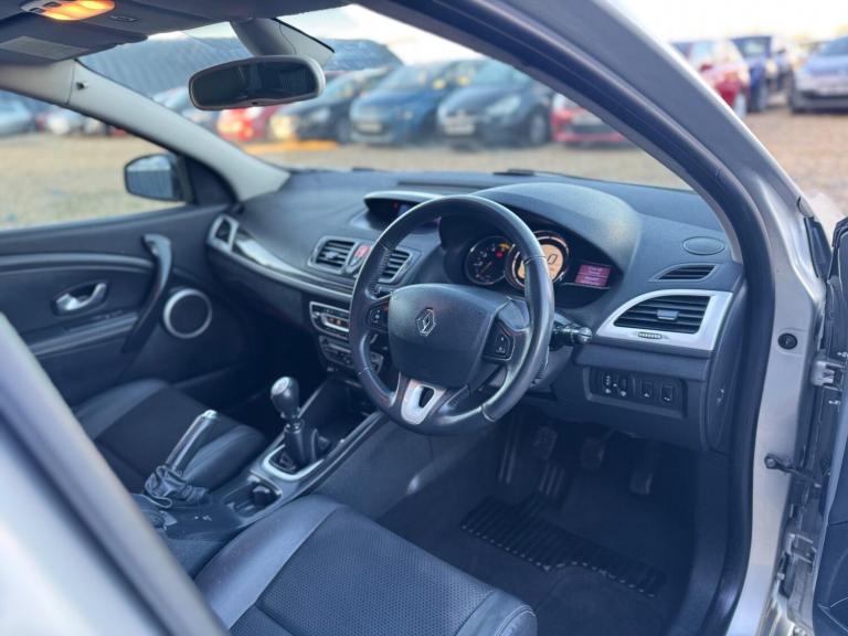 2009 Renault Megane 1.9 dCi Privilege Euro 4 5dr HATCHBACK Diesel Manual