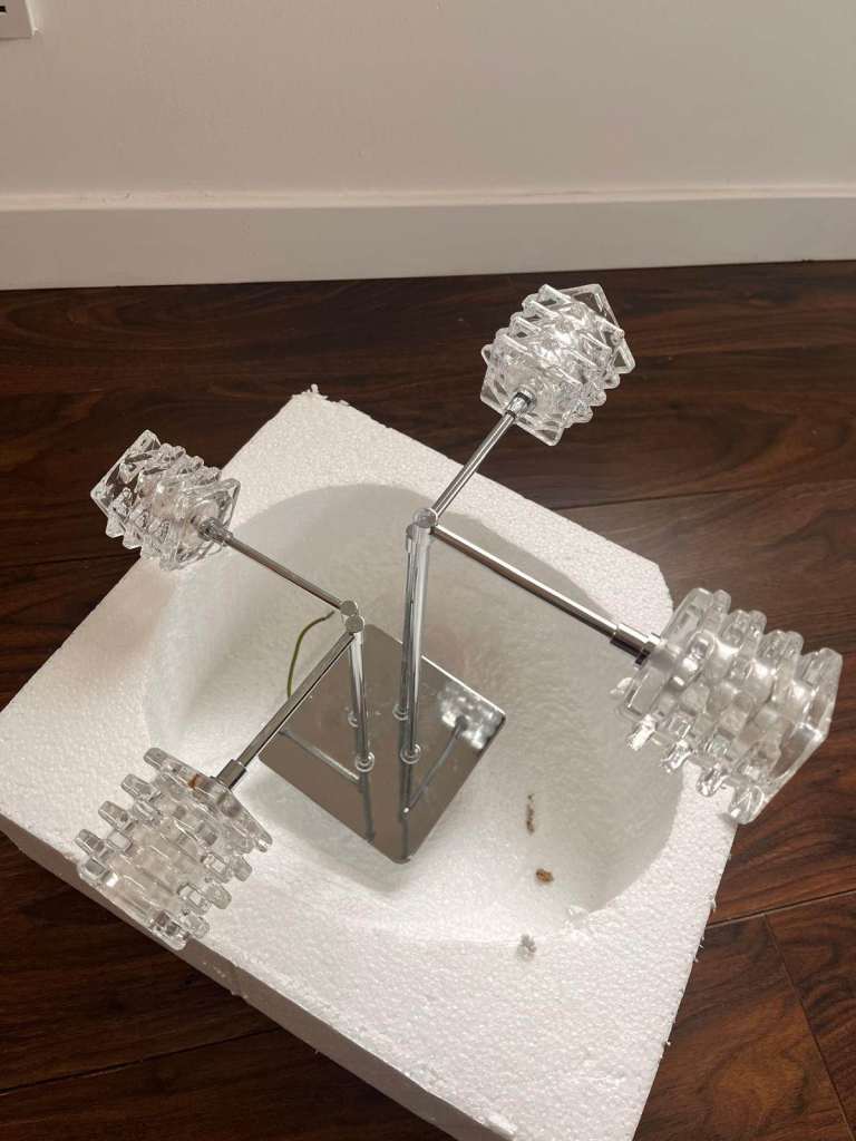 Modern Ceiling Light with 4 Light Bulbs