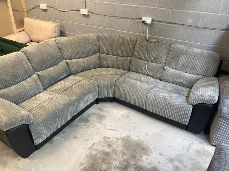 New 5 seater recliner corner sofa in grey and black only £699