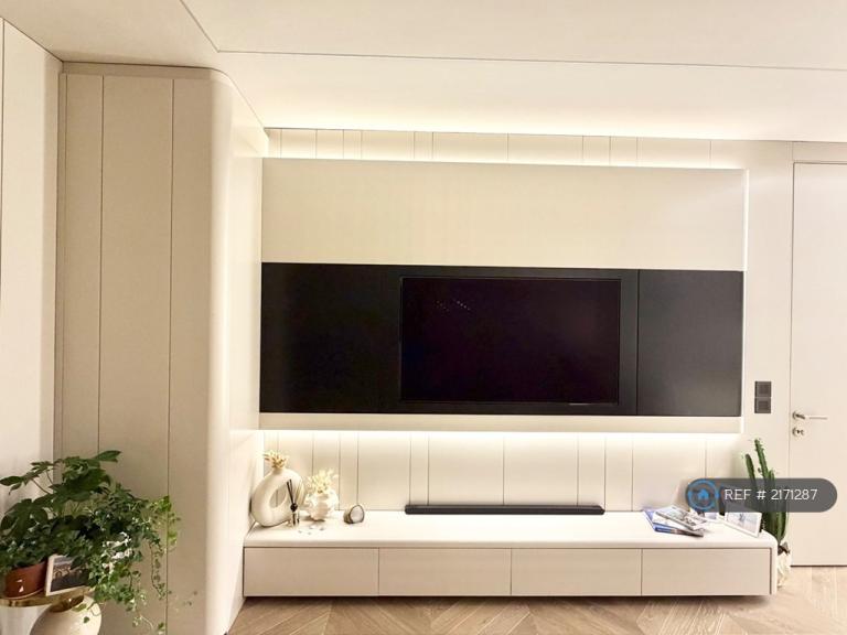 2 bedroom flat in The Quadrant, Richmond, TW9 (2 bed) (#2171287)