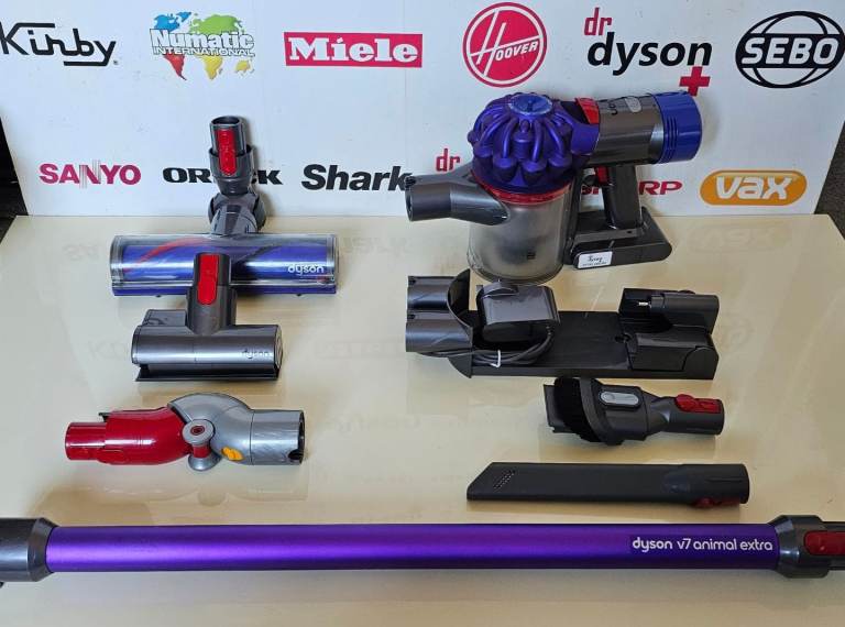 dyson Animal extra cordless handheld vacuum cleaner, reconditioned. Comes with lots of accessories 