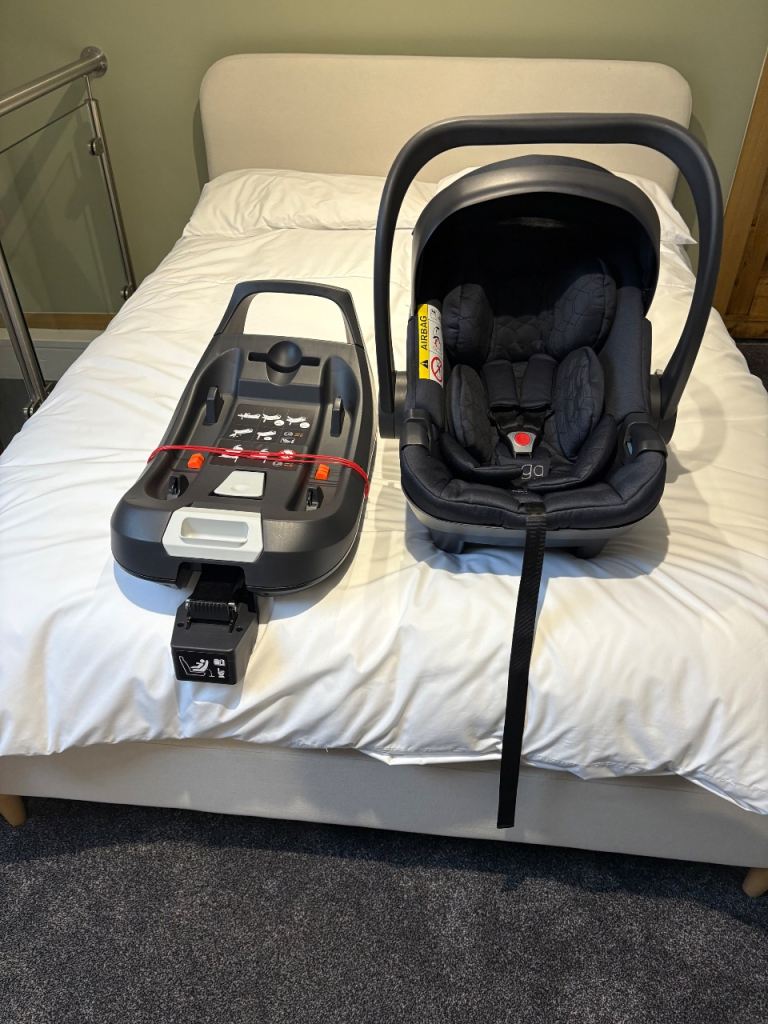 Egg car seat & isofix base 