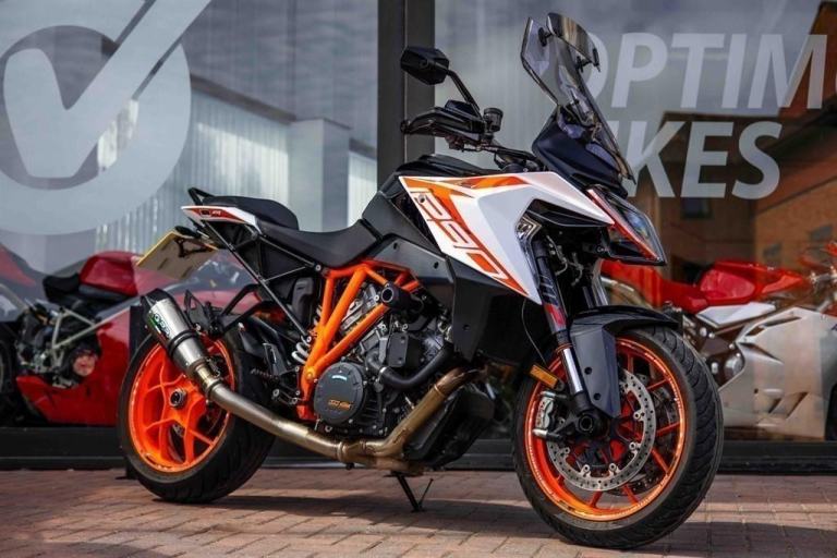 KTM Superduke 1290 GT ! TRACK PACK ! QUICKSHIFT ! STUNNING