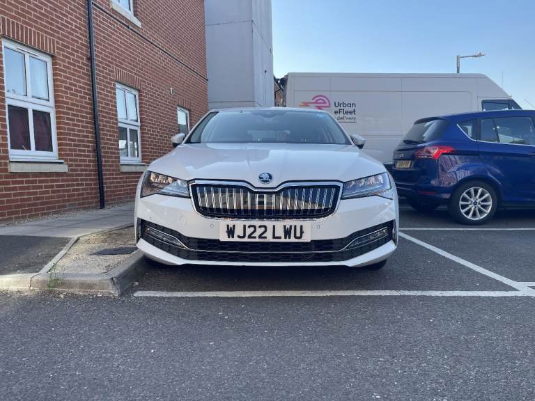 Skoda, SUPERB, Hatchback, 2022, Semi-Auto, 1395 (cc), 5 doors