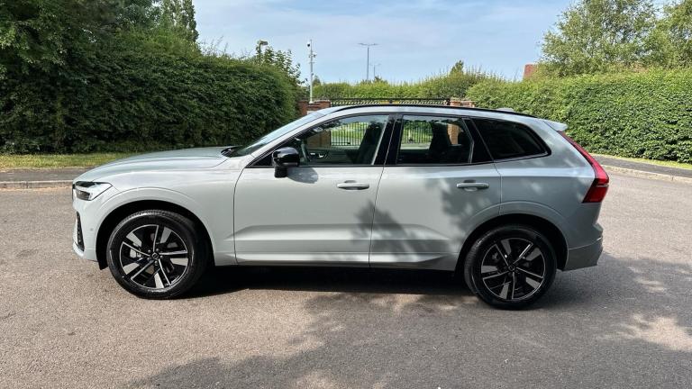 2025 Volvo XC60 2.0 B5 MHEV Plus Auto AWD Euro 6 (s/s) 5dr ESTATE Petrol/Electric Hybrid Automatic