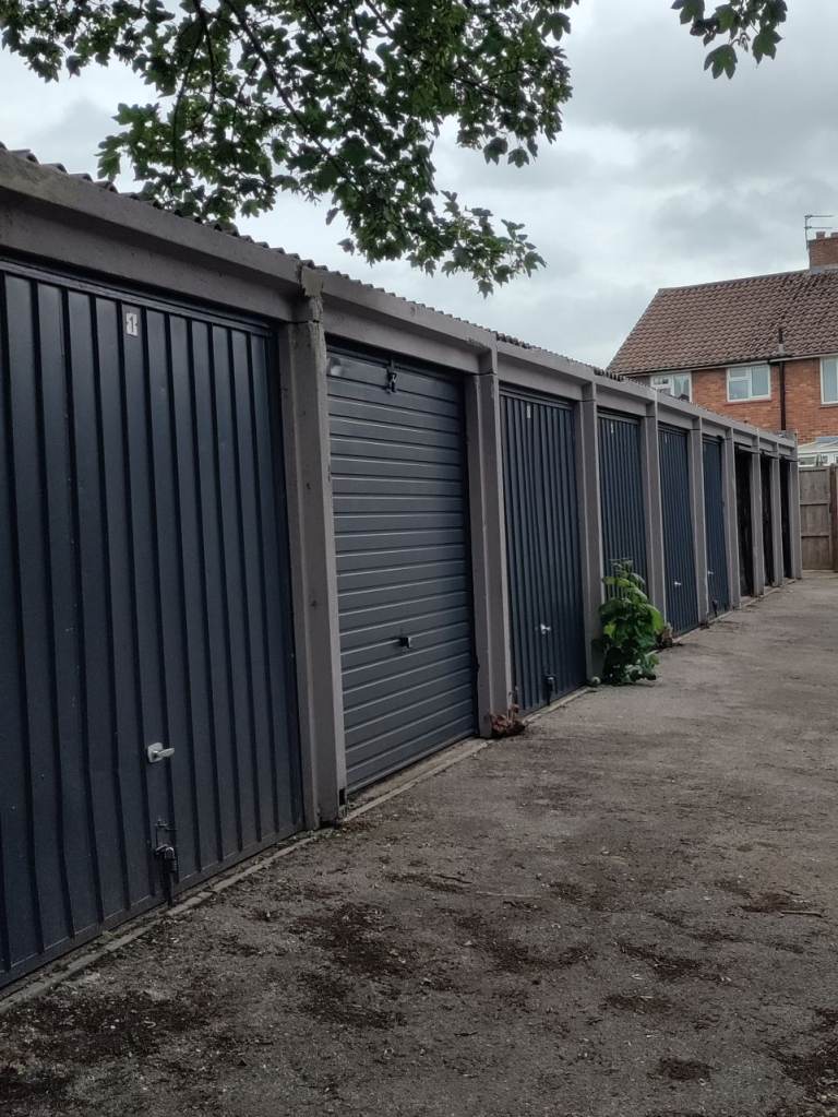 Garages to rent 