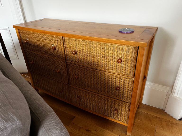 Pine and rattan chest of 6 drawers
