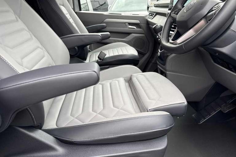 2025 Volkswagen Transporter 2.0 TDI 110 Commerce Pro Van-2 Seats Van DIESEL Manual