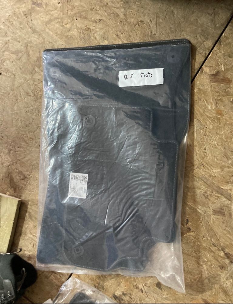 Toyota Hilux carpet mats 
