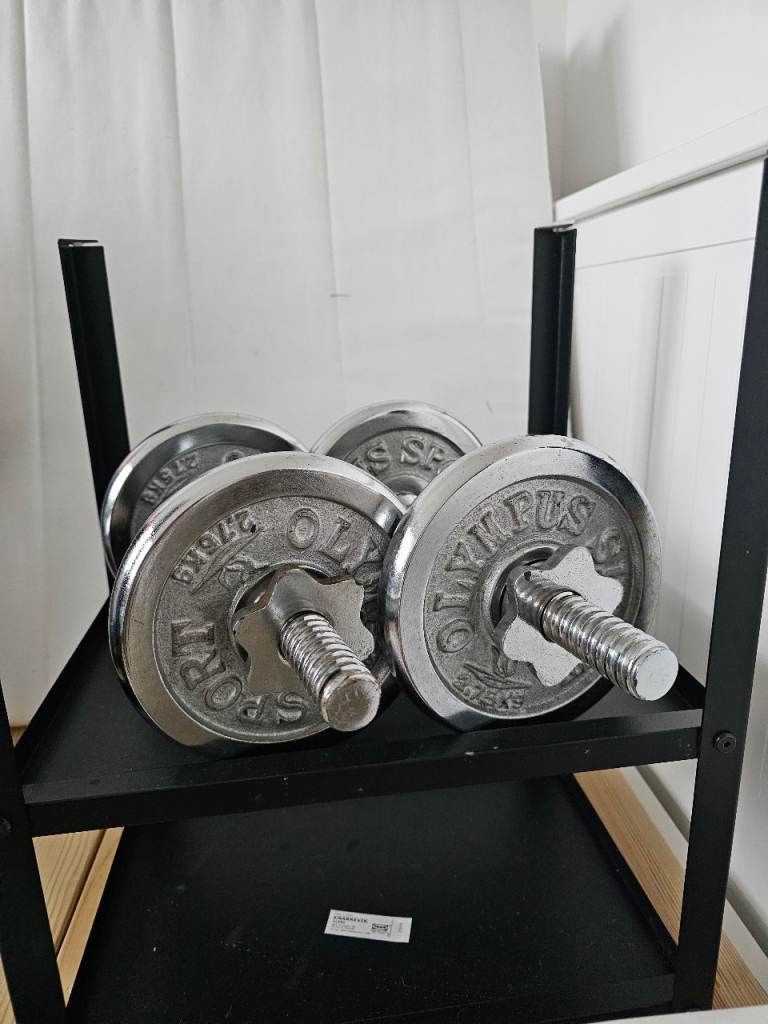 Full size punch bag and wall bracket