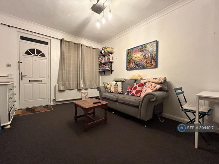 2 bedroom house in Duke St, Windsor, SL4 (2 bed) (#3044017)