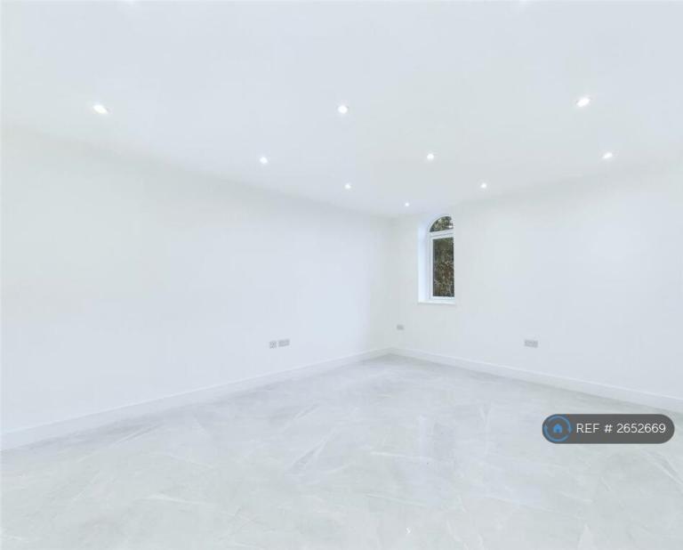 4 bedroom house in Hillmorton Road, Rugby, CV22 (4 bed) (#2652669)