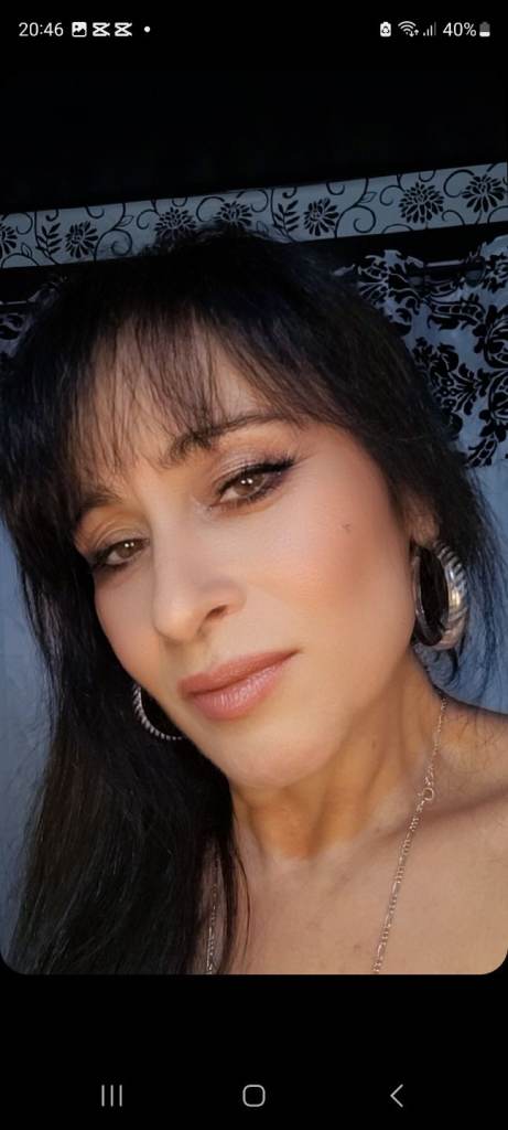 Solo singer -songwriter 