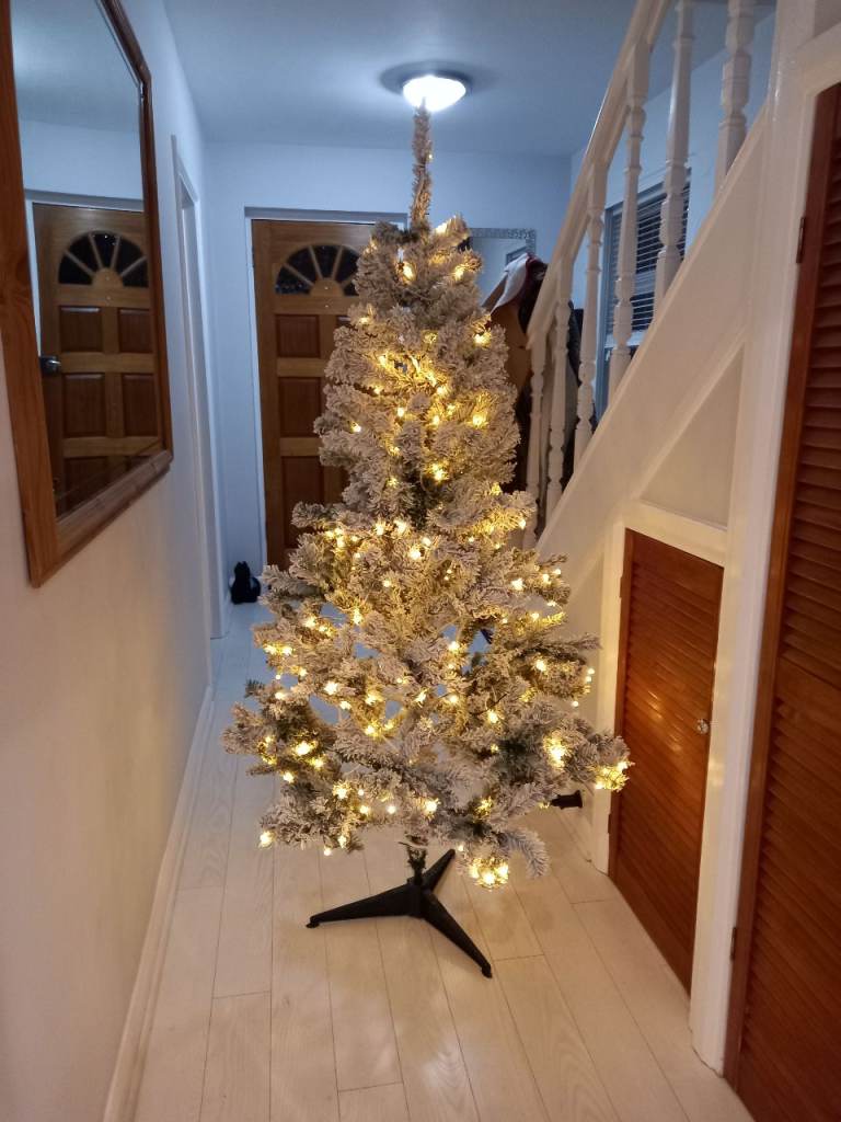 image for Christmas tree pre lit 6ft