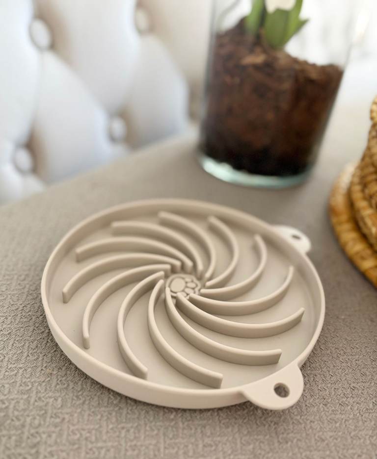 Grey Round Spiral Round Silicone Slow Feeder Dog Bowl Only £10
