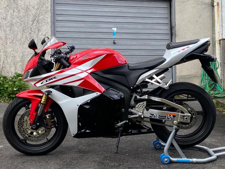 2015 HONDA CBR 600 RR 11K MILES not Suzuki GSXR Yamaha R6 Kawasaki ninja 